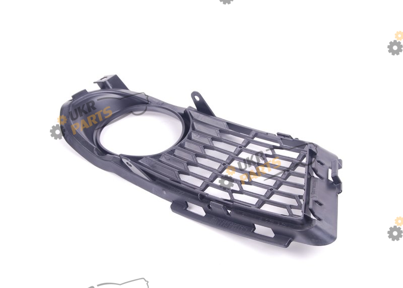 Решетка радиатора BMW 51118038935
