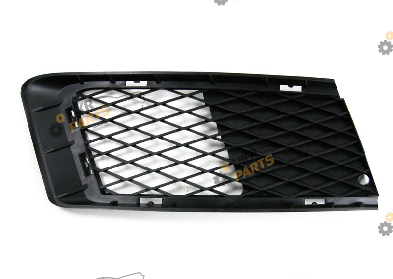 Решетка переднего бампера BMW 51117154720