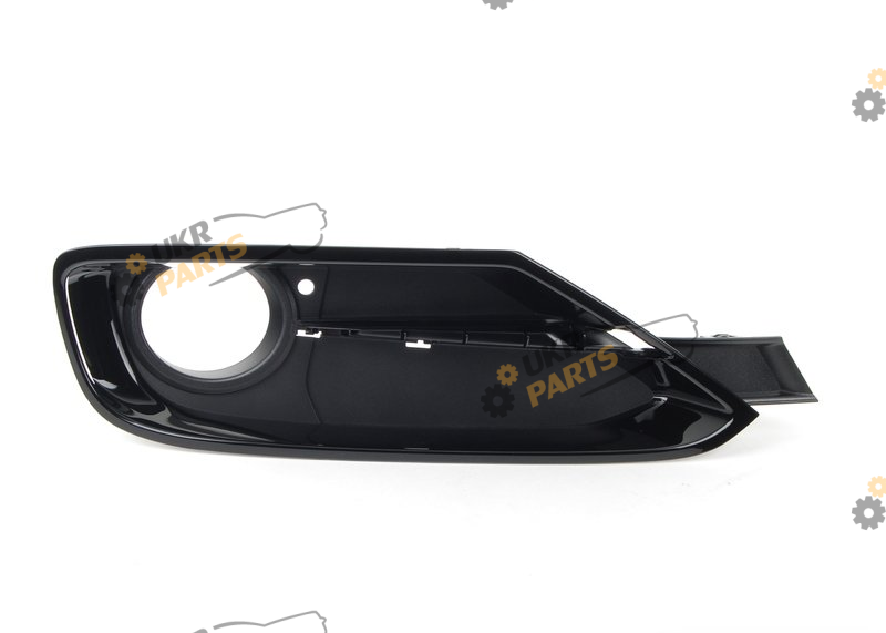 Решетка переднего бампера BMW 51117300738