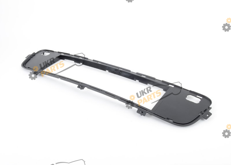Решетка переднего бампера BMW 51117171345