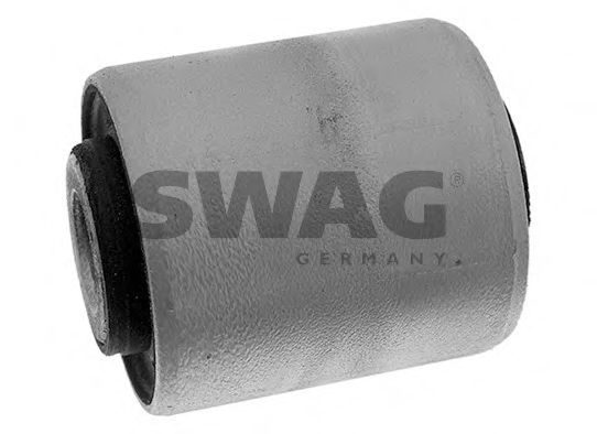 Сайлентблок рычага SWAG 32 69 0003