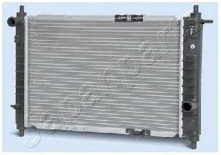 Радиатор охлаждения двигателя JAPANPARTS RDA313003