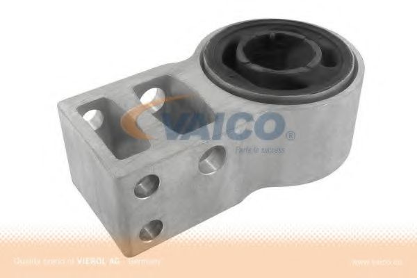 Сайлентблок рычага VAICO V24-0348