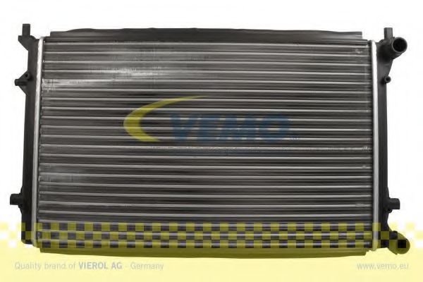 Радиатор охлаждения двигателя VEMO V15-60-5049