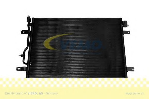 Радиатор кондиционера VEMO V15-62-1010