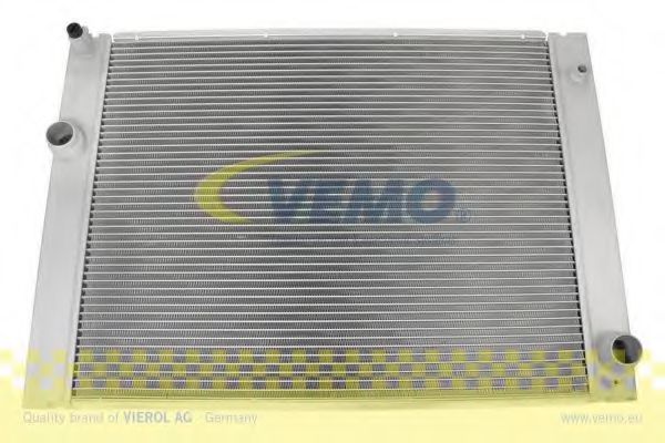 Радиатор охлаждения двигателя VEMO V20-60-1524