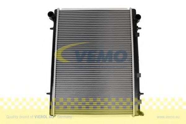 Радиатор охлаждения двигателя VEMO V22-60-0004