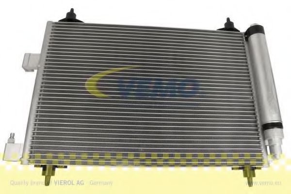 Радиатор кондиционера VEMO V22-62-0006