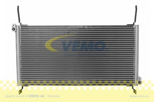 Радиатор кондиционера VEMO V24-62-0002
