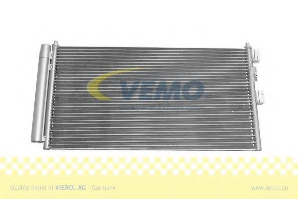 Радиатор кондиционера VEMO V24-62-0004