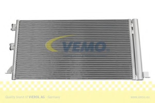 Радиатор кондиционера VEMO V24-62-0012