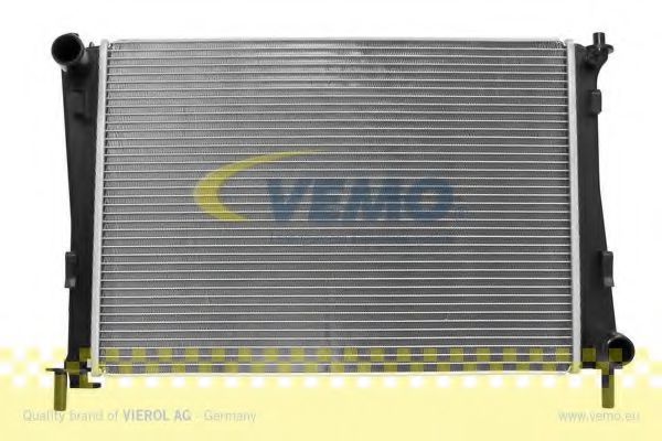 Радиатор охлаждения двигателя VEMO V25-60-0018
