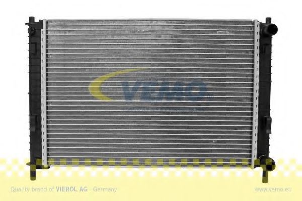 Радиатор охлаждения двигателя VEMO V25-60-3014