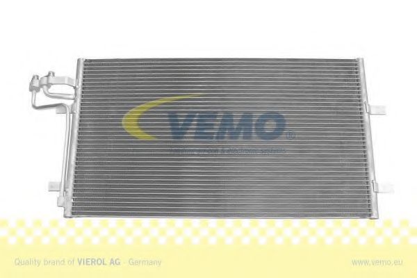 Радиатор кондиционера VEMO V25-62-0010