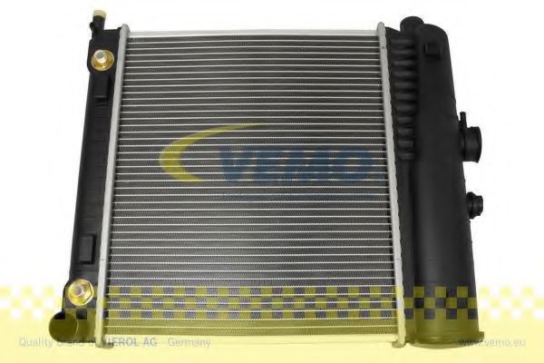 Радиатор охлаждения двигателя VEMO V30-60-1237