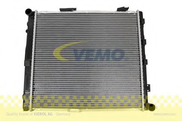 Радиатор охлаждения двигателя VEMO V30-60-1304