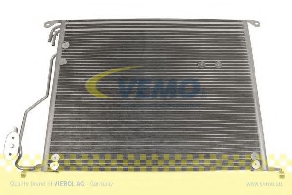 Радиатор кондиционера VEMO V30-62-1029