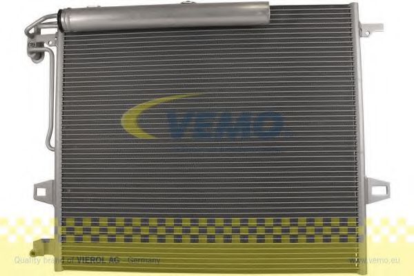 Радиатор кондиционера VEMO V30-62-1047