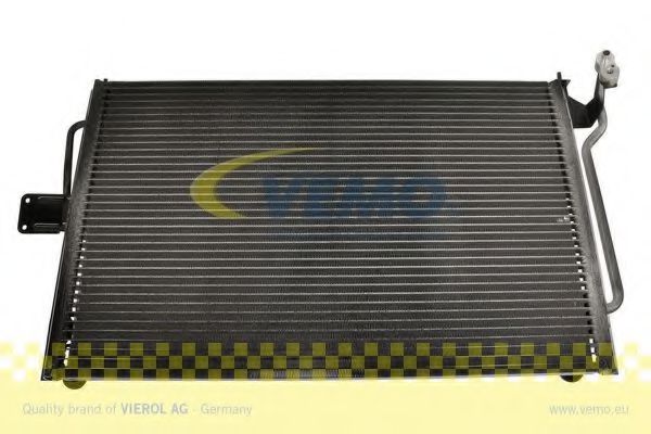 Радиатор кондиционера VEMO V40-62-0001