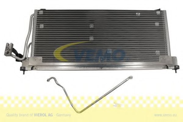 Радиатор кондиционера VEMO V40-62-0002