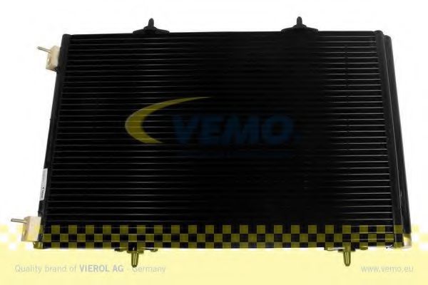Радиатор кондиционера VEMO V42-62-0003