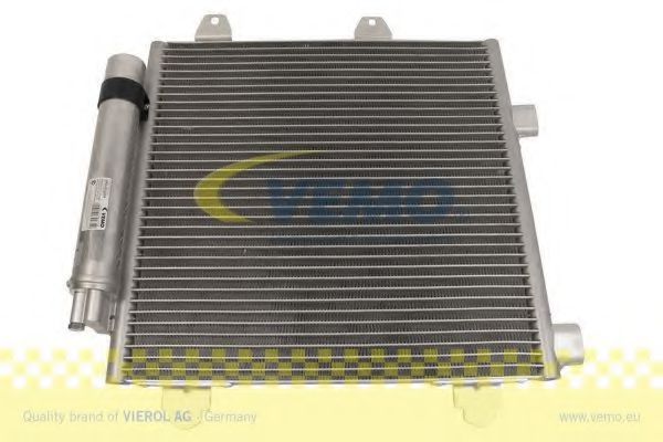 Радиатор кондиционера VEMO V42-62-0004