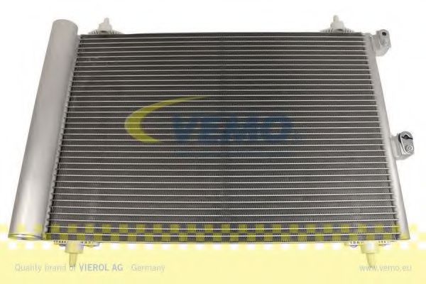 Радиатор кондиционера VEMO V42-62-0006