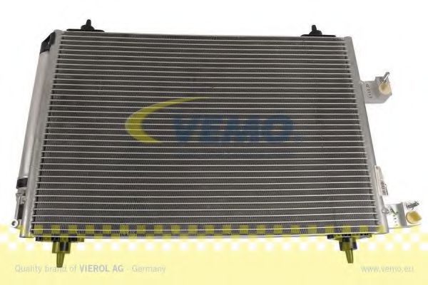 Радиатор кондиционера VEMO V42-62-0010