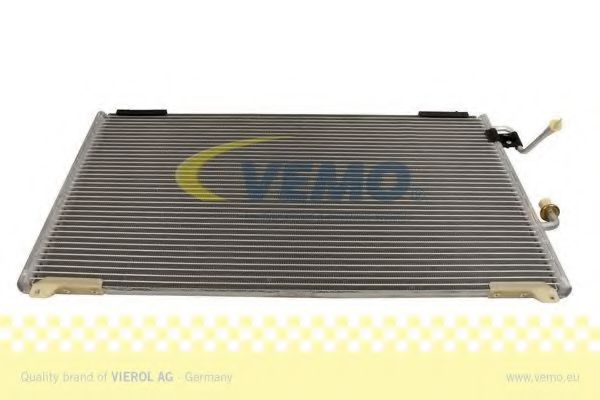 Радиатор кондиционера VEMO V42-62-0011