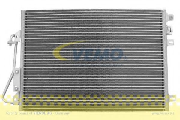 Радиатор кондиционера VEMO V46-62-0001