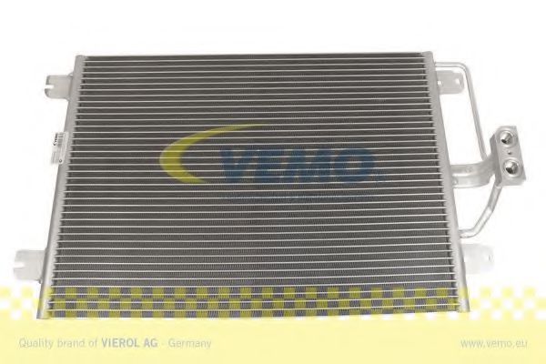 Радиатор кондиционера VEMO V46-62-0006