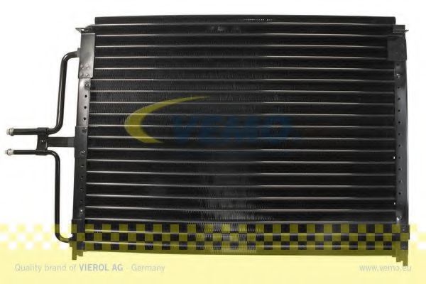 Радиатор кондиционера VEMO V46-62-0008