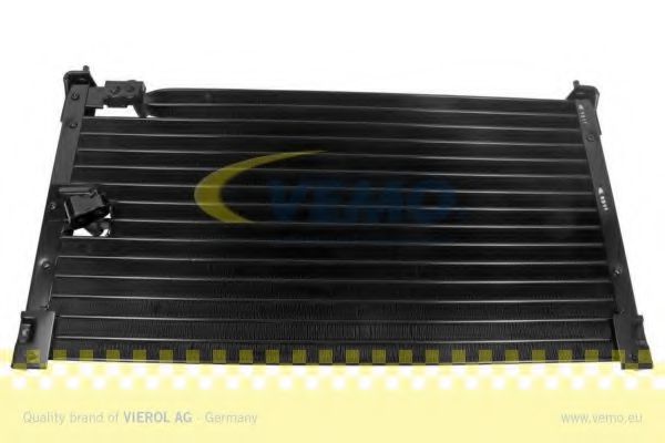 Радиатор кондиционера VEMO V49-62-0002