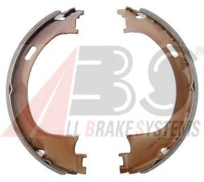 Тормозные колодки барабанные FORD 7L3Z2648A