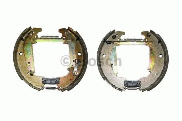 Тормозные колодки барабанные BOSCH 0 204 114 036