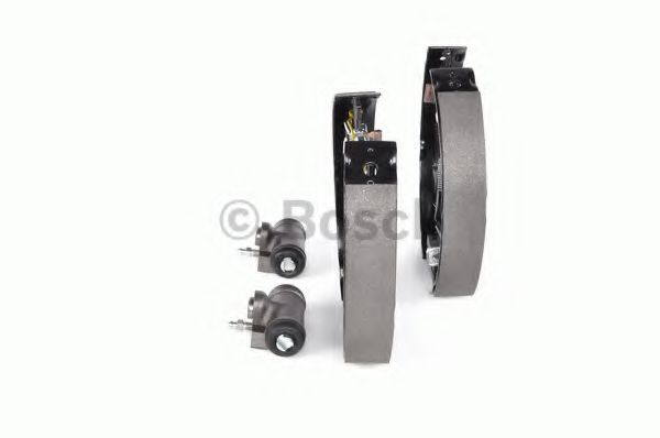 Тормозные колодки барабанные BOSCH 0 204 114 681 Тормозные колодки барабанные BOSCH 0 204 114 681
