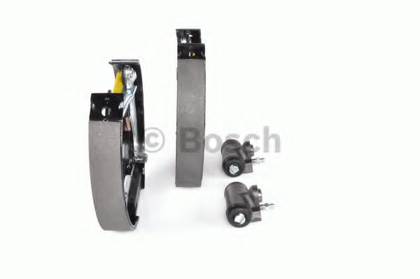 Тормозные колодки барабанные BOSCH 0 204 114 681