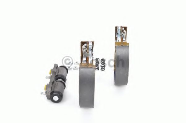 Тормозные колодки барабанные BOSCH 0 204 114 200 Тормозные колодки барабанные BOSCH 0 204 114 200