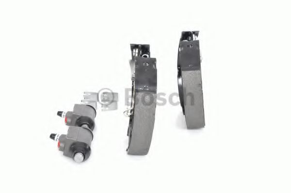 Тормозные колодки барабанные BOSCH 0 204 114 586 Тормозные колодки барабанные BOSCH 0 204 114 586