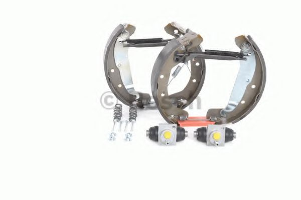 Тормозные колодки барабанные BOSCH 0 204 114 652 Тормозные колодки барабанные BOSCH 0 204 114 652