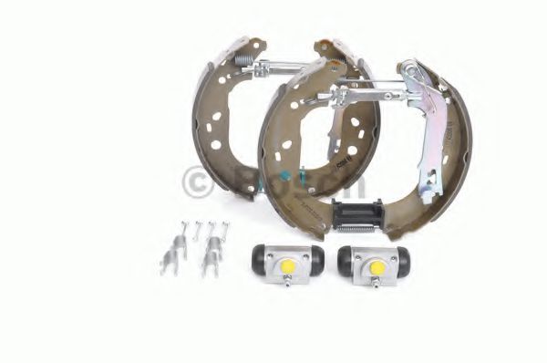 Тормозные колодки барабанные BOSCH 0 204 114 677 Тормозные колодки барабанные BOSCH 0 204 114 677