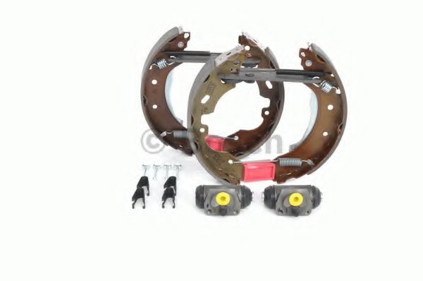 Тормозные колодки барабанные BOSCH 0 204 114 611 Тормозные колодки барабанные BOSCH 0 204 114 611