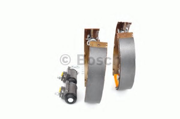 Тормозные колодки барабанные BOSCH 0 204 114 034 Тормозные колодки барабанные BOSCH 0 204 114 034