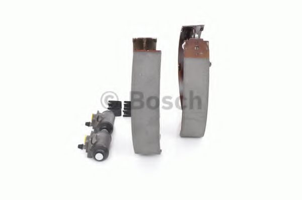 Тормозные колодки барабанные BOSCH 0 204 114 611