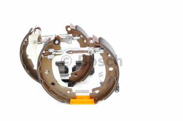 Тормозные колодки барабанные BOSCH 0 204 114 034 Тормозные колодки барабанные BOSCH 0 204 114 034