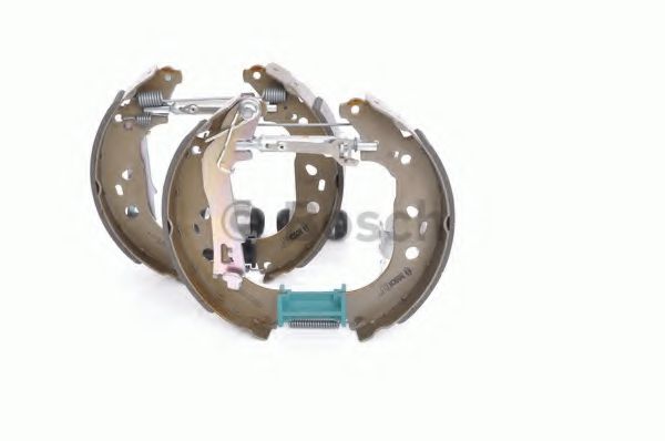 Тормозные колодки барабанные BOSCH 0 204 114 677 Тормозные колодки барабанные BOSCH 0 204 114 677