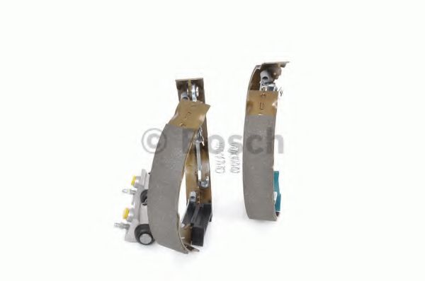Тормозные колодки барабанные BOSCH 0 204 114 190