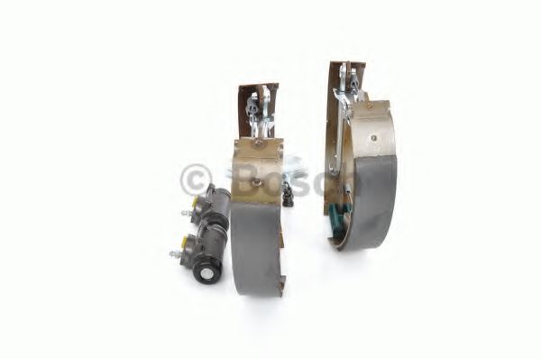 Тормозные колодки барабанные BOSCH 0 204 114 203