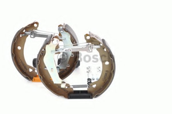 Тормозные колодки барабанные BOSCH 0 204 114 114 Тормозные колодки барабанные BOSCH 0 204 114 114