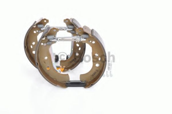 Тормозные колодки барабанные BOSCH 0 204 114 661 Тормозные колодки барабанные BOSCH 0 204 114 661